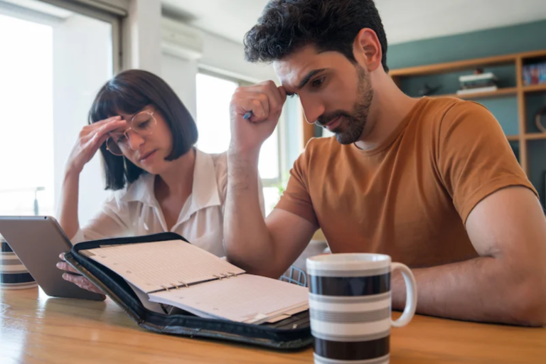 SEGREDOS SOBRE COMO SOLUCIONAR OS PROBLEMAS FINANCEIROS NO CASAMENTO